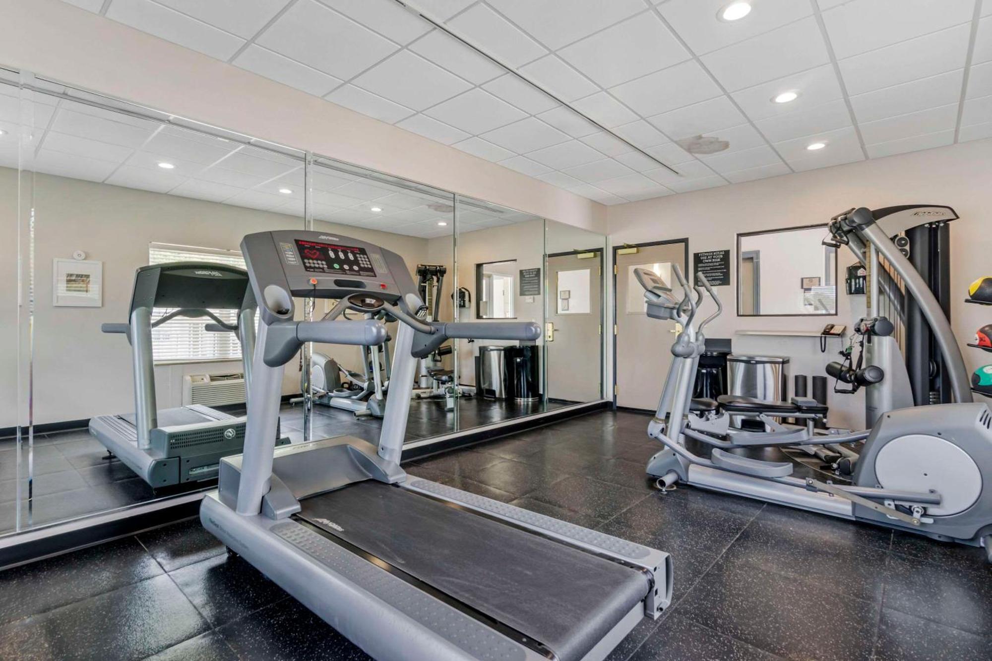 Country & By Radisson, Airport North, Fl 3* West Chase