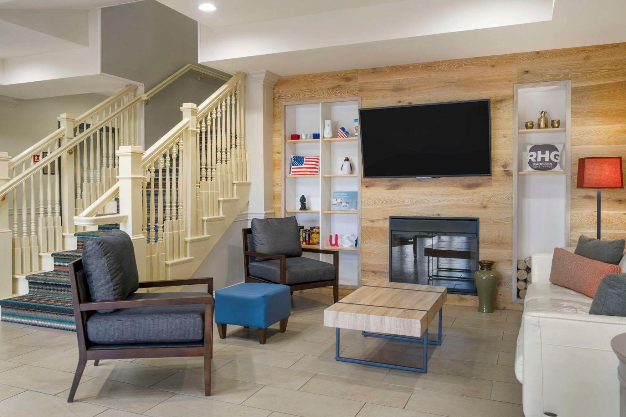 Hotel Country & By Radisson, Airport North, Fl West Chase