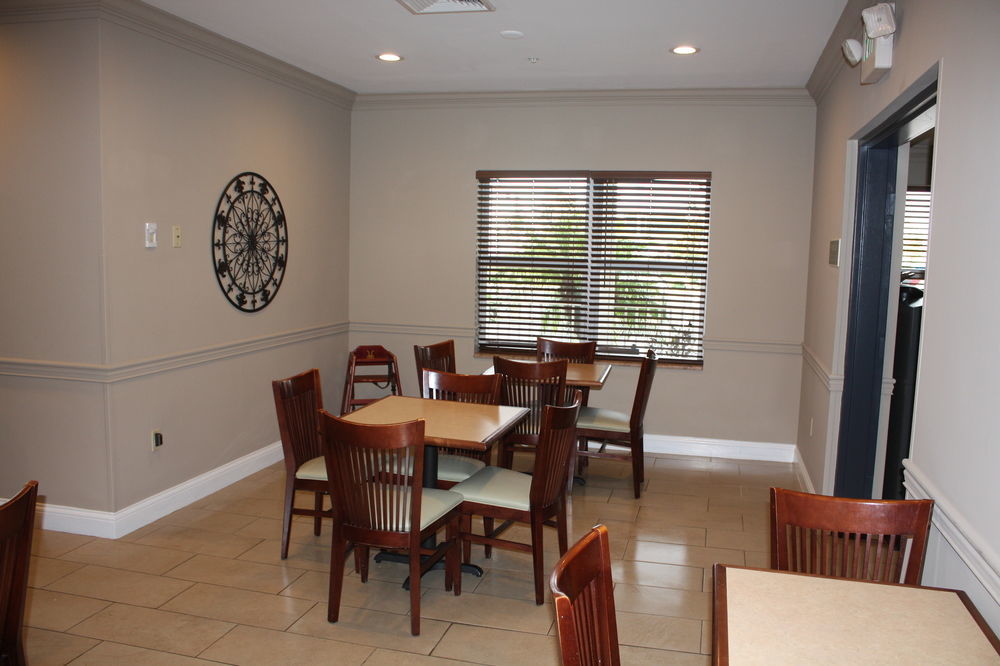 Hotel Country & By Radisson, Airport North, Fl 3*