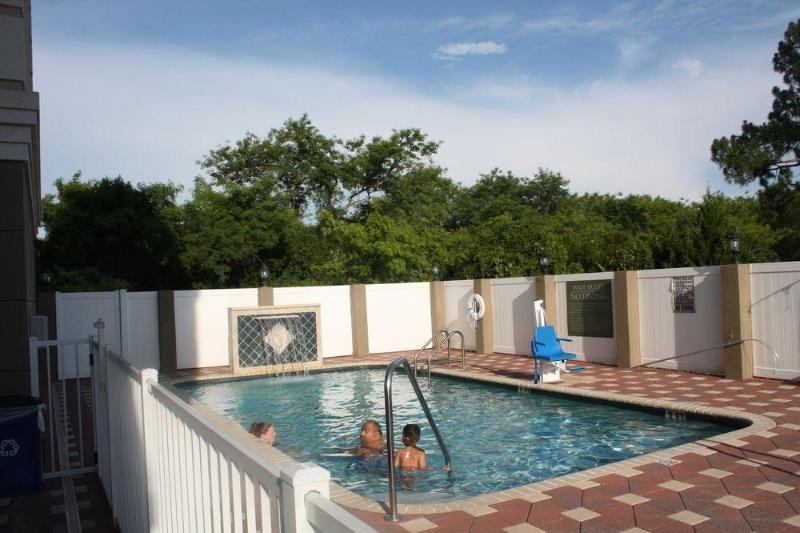 Country & By Radisson, Airport North, Fl 3* West Chase